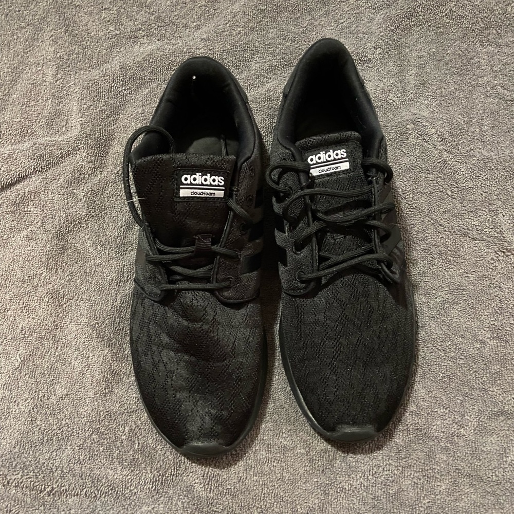 Adidas cloud foam. Size 11